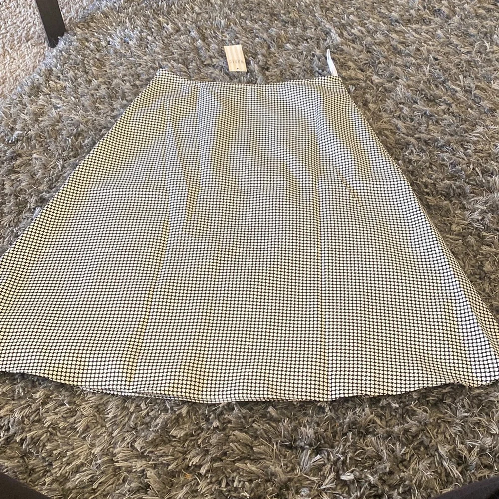 Elegant Black and White Checkered Midi Skirt
